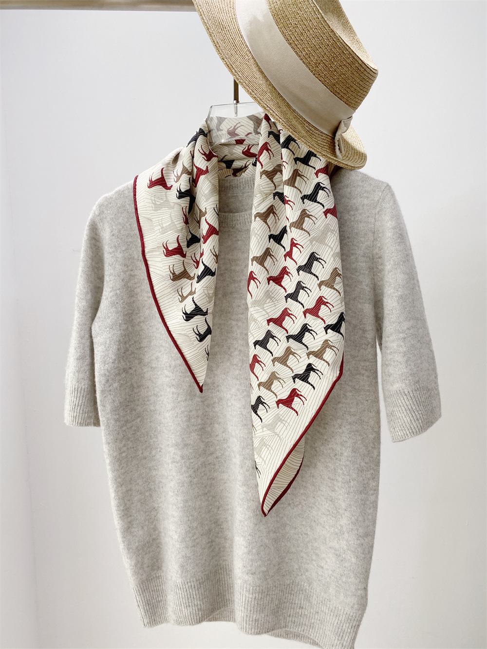 Sciarpa in misto lana di seta  - Winter Clothing Hong Kong recensione e prezzo