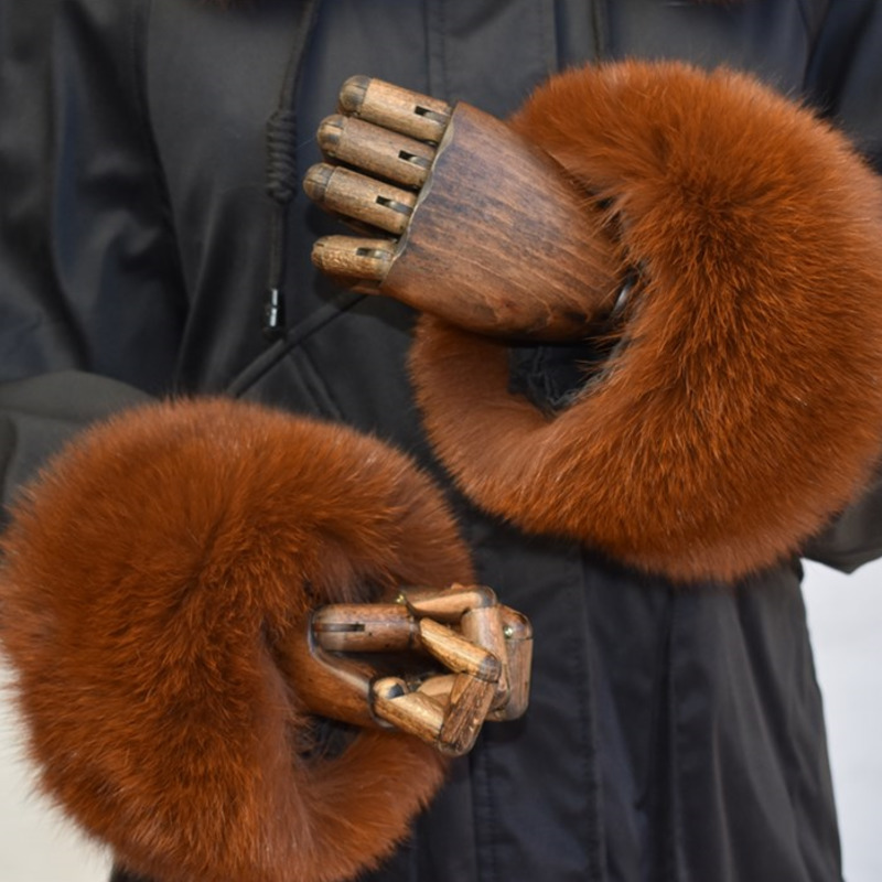 Polsini in pelliccia di volpe  - Winter Clothing Pk recensione e prezzo